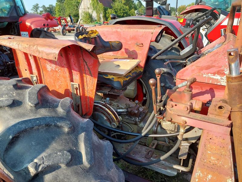 Tractors  Massey Ferguson 165 Tractor Photo